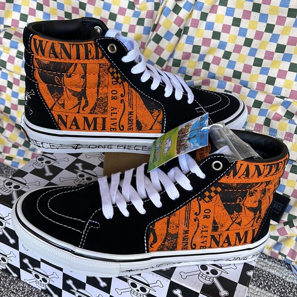 VANS X ONE PIECE COLLABORATION Men’s SKATE SK8-HI SHOE
One Piece Wanted Nami Ora - Picture 11 of 16